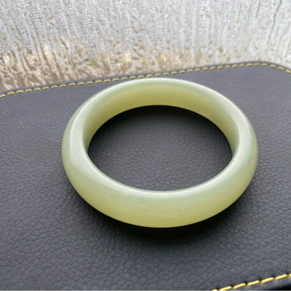 Natural Hetian Yellow Jade Bangle – With Water Lines | No Cracks | Certified